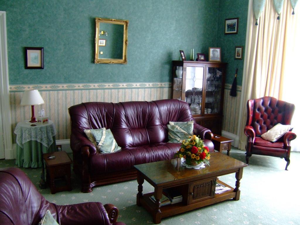 The Richmond Guest House Эр Экстерьер фото